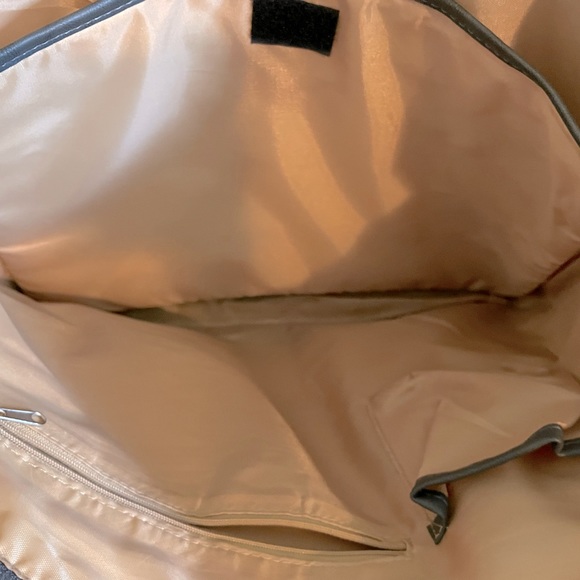 New grey insulated tote - Picture 7 of 10